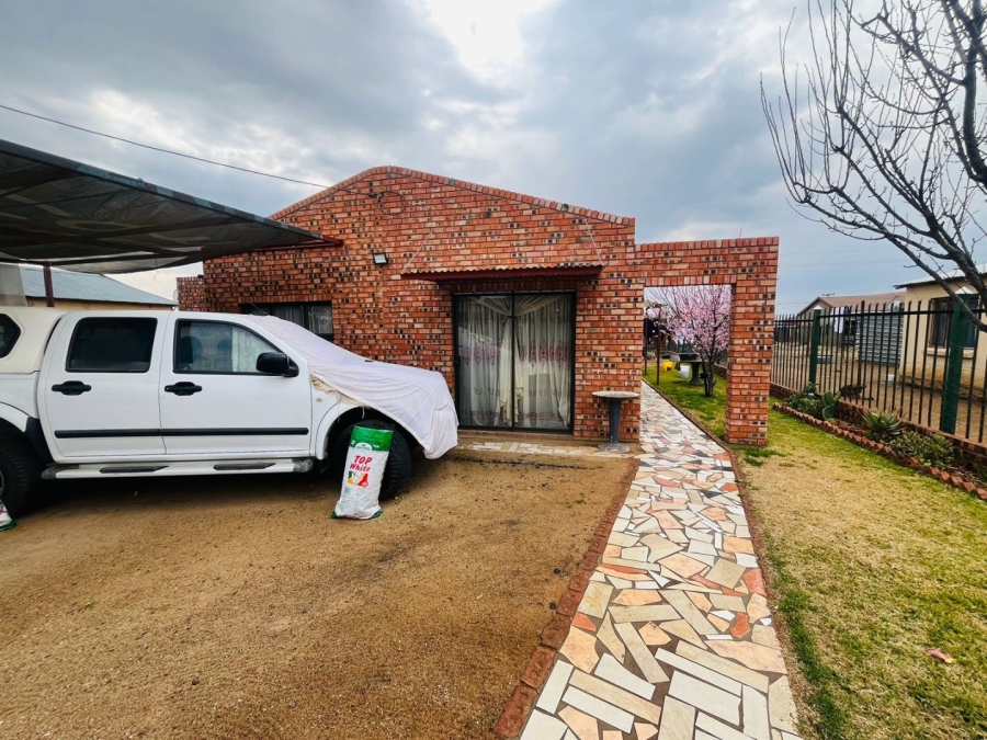 2 Bedroom Property for Sale in Bloemside 5 Free State